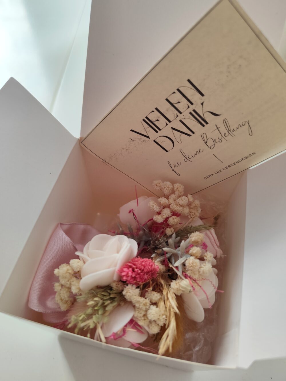 Blumenkränzchen für Taufkerzen – Bild 6